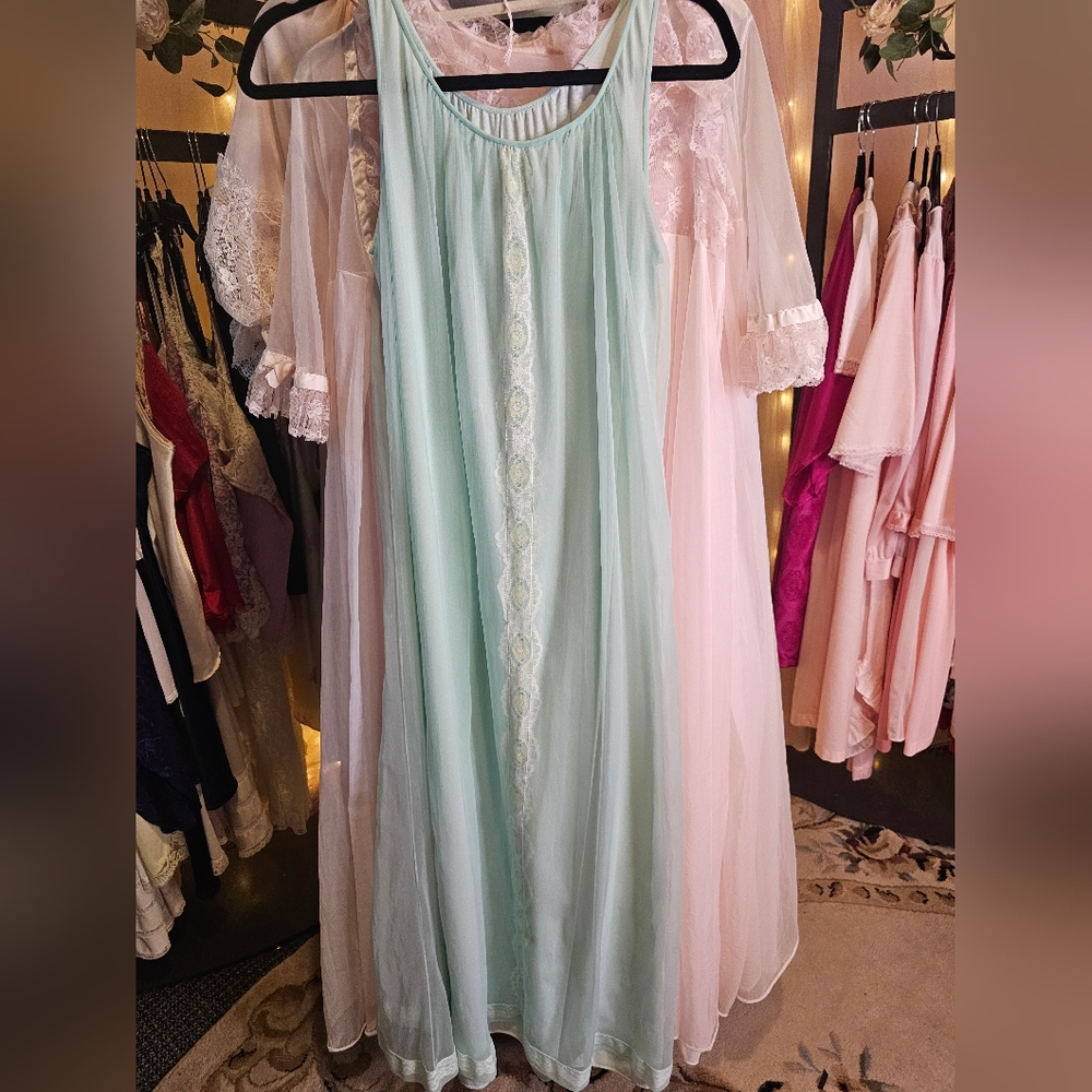 Miss Elliette 1960s double layer mint green chiffon gown